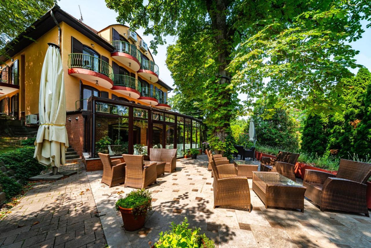 Hotel Bobbio Budapest Luaran gambar