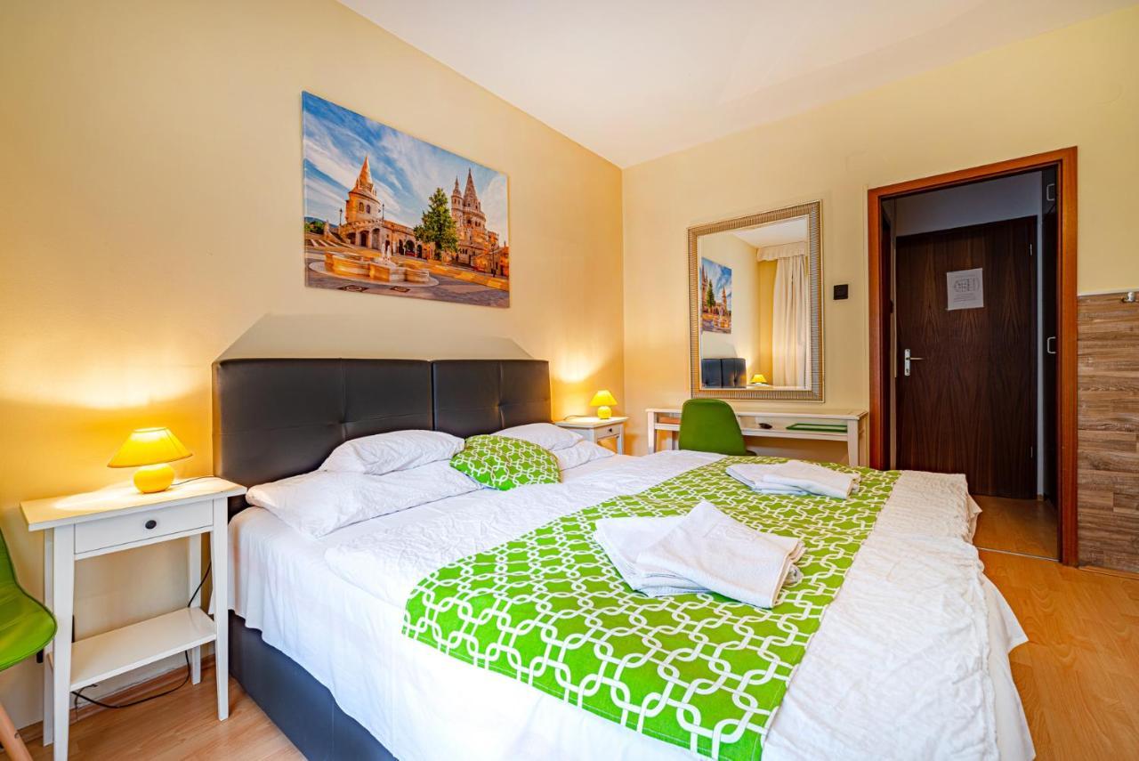 Hotel Bobbio Budapest Luaran gambar