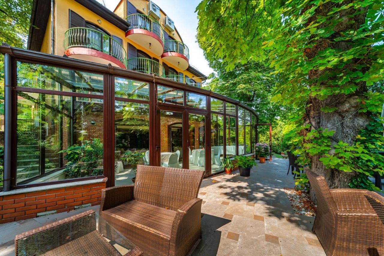 Hotel Bobbio Budapest Luaran gambar