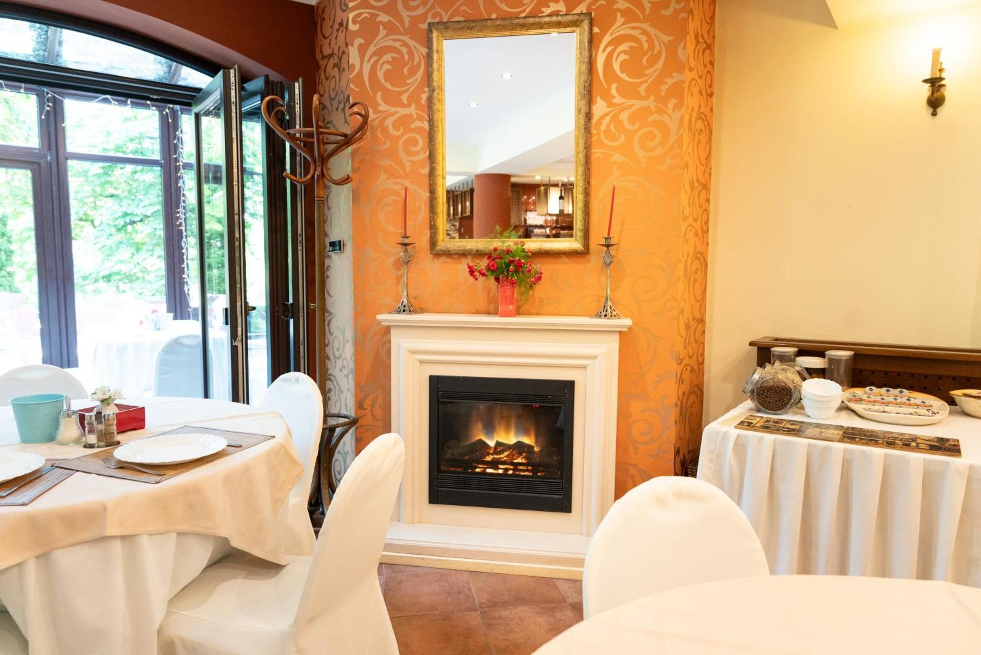 Hotel Bobbio Budapest Luaran gambar
