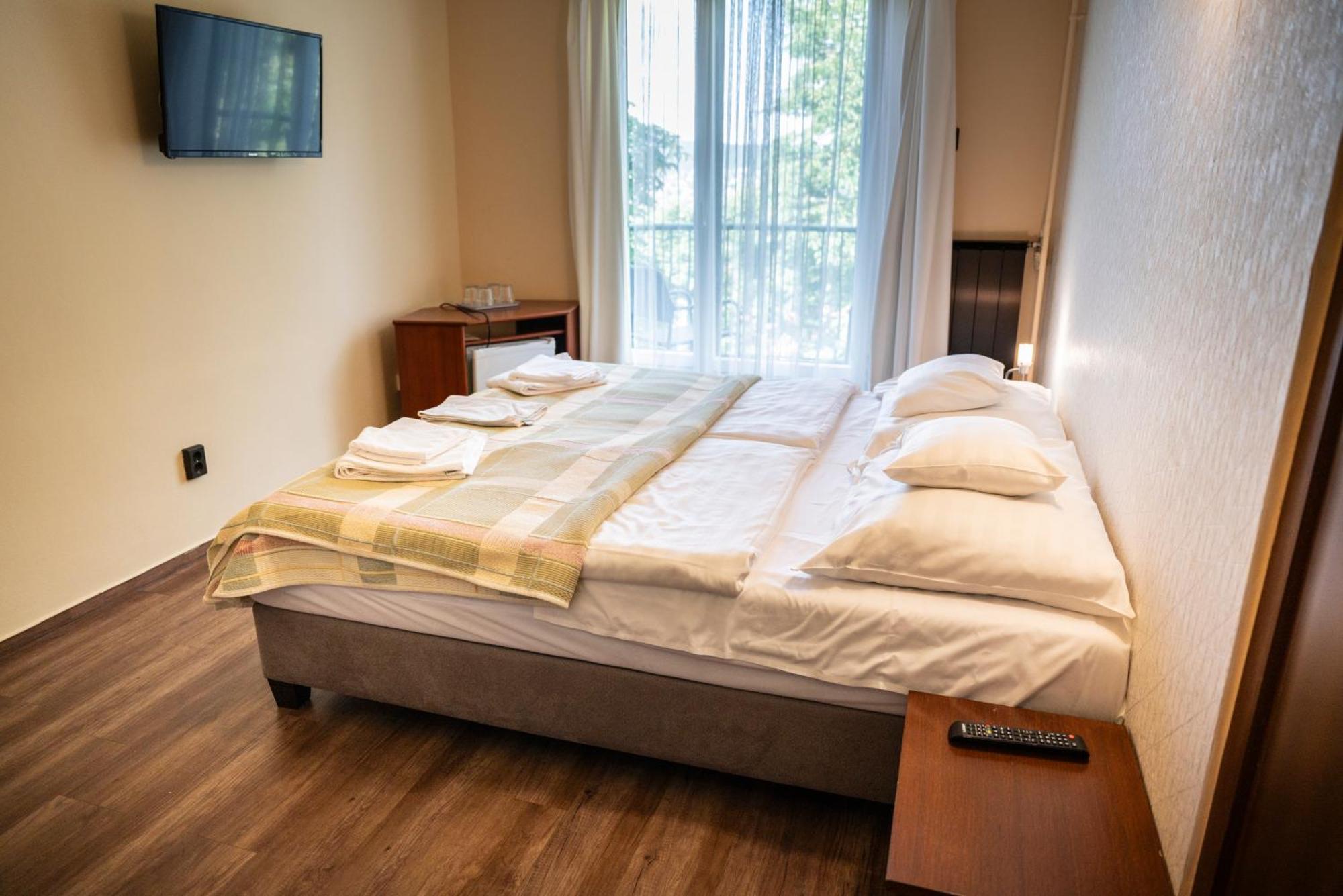Hotel Bobbio Budapest Luaran gambar