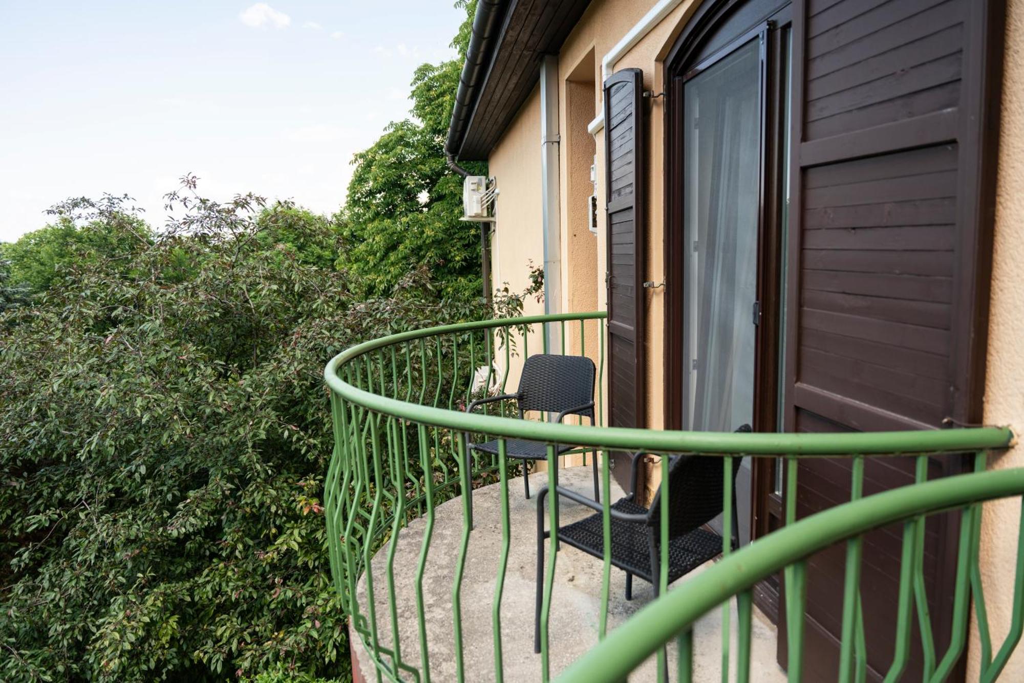 Hotel Bobbio Budapest Luaran gambar