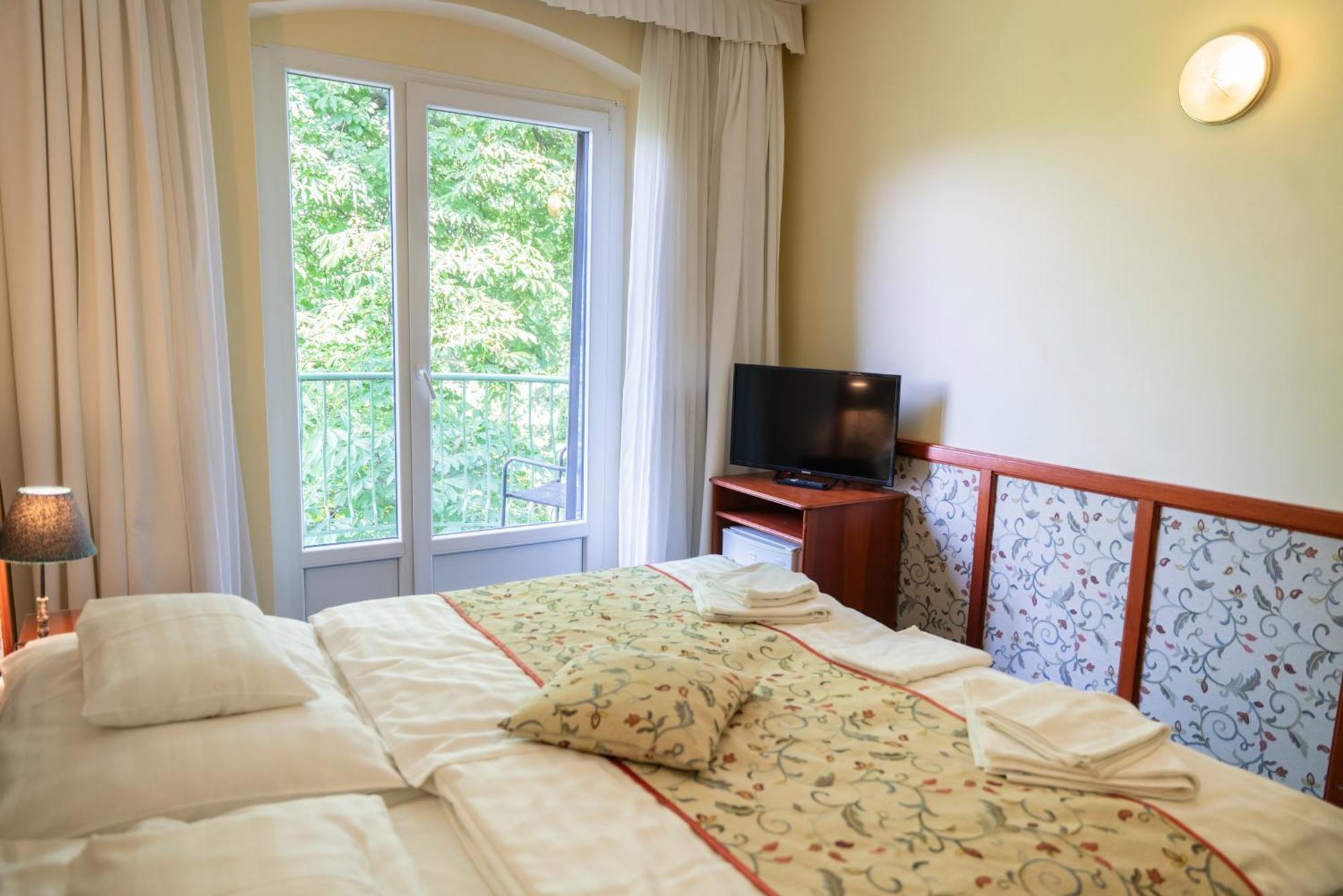 Hotel Bobbio Budapest Luaran gambar