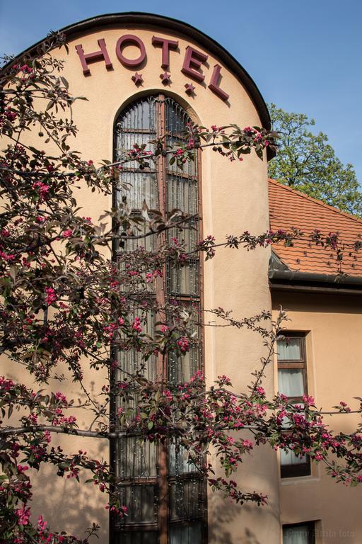 Hotel Bobbio Budapest Luaran gambar