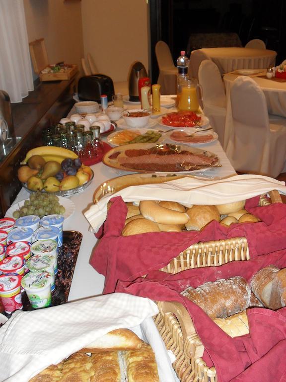 Hotel Bobbio Budapest Luaran gambar