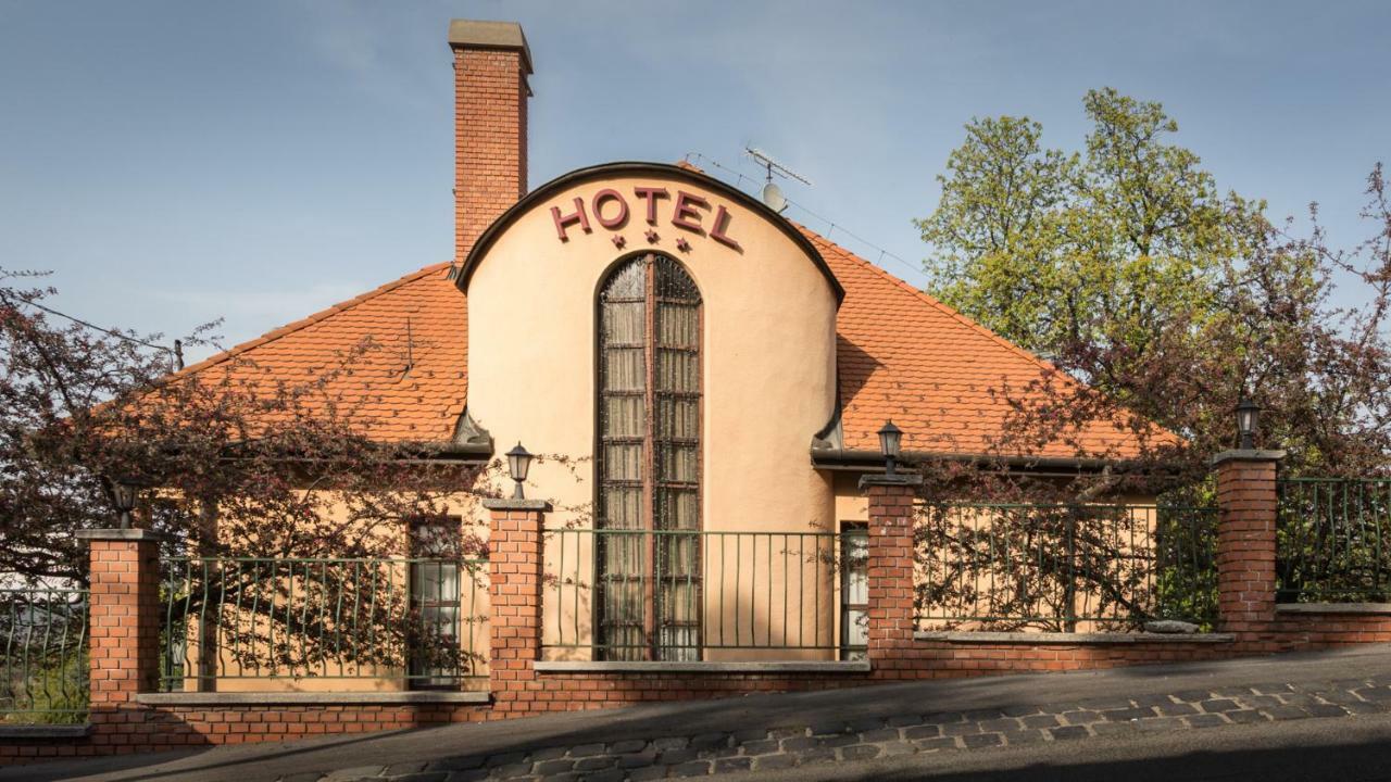 Hotel Bobbio Budapest Luaran gambar